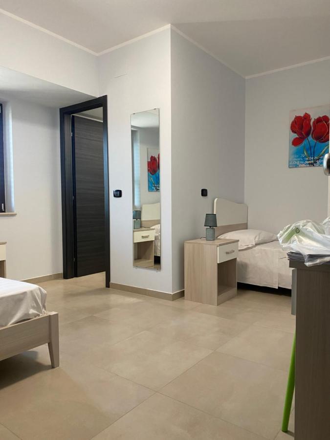Casa Vacanze E Fitta Camere San Nico Corigliano Calabro Buitenkant foto